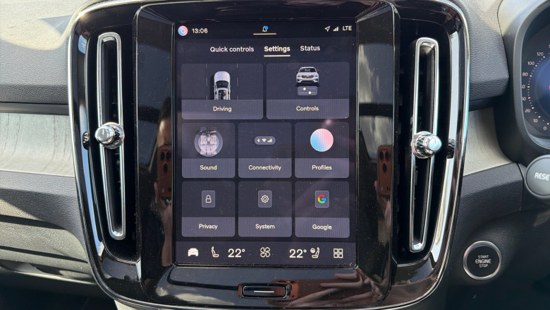 Volvo XC40 2.0 B4P Ultra Dark 5dr Auto Petrol Estate